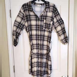 White Long Sleeve Love J USA Blk Tunic With Belt  1X